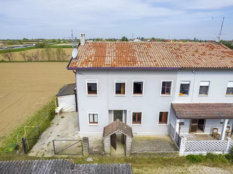 Immagine 2 di Terreno edificabile in vendita  a Campagna Lupia