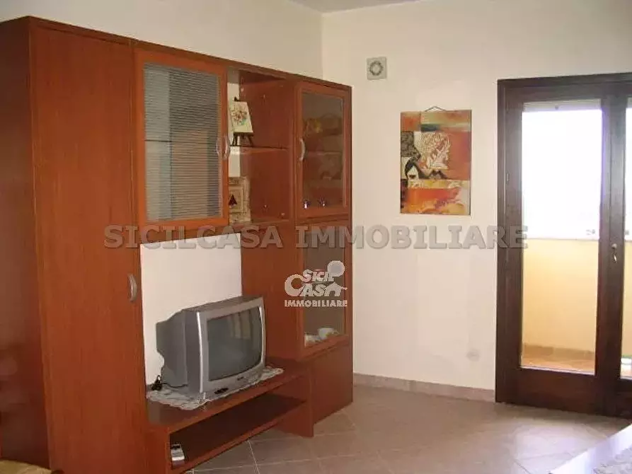 Immagine 1 di Casa trifamiliare in vendita  a Marsala