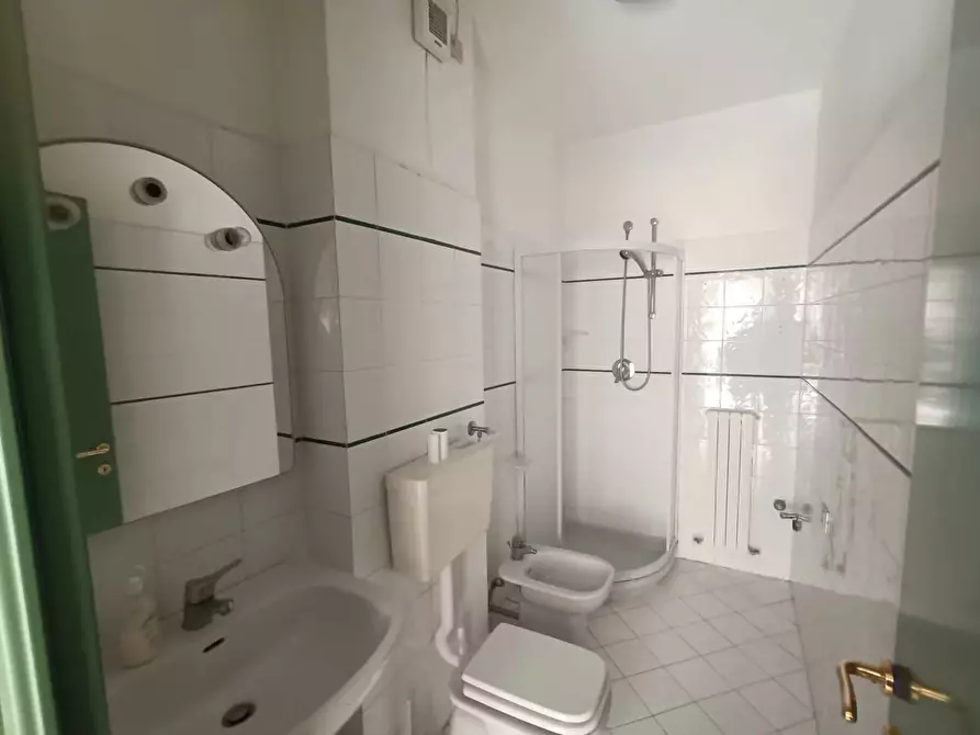 Immagine 17 di Casa trifamiliare in vendita  in Via Vittorio Veneto a Chiavari