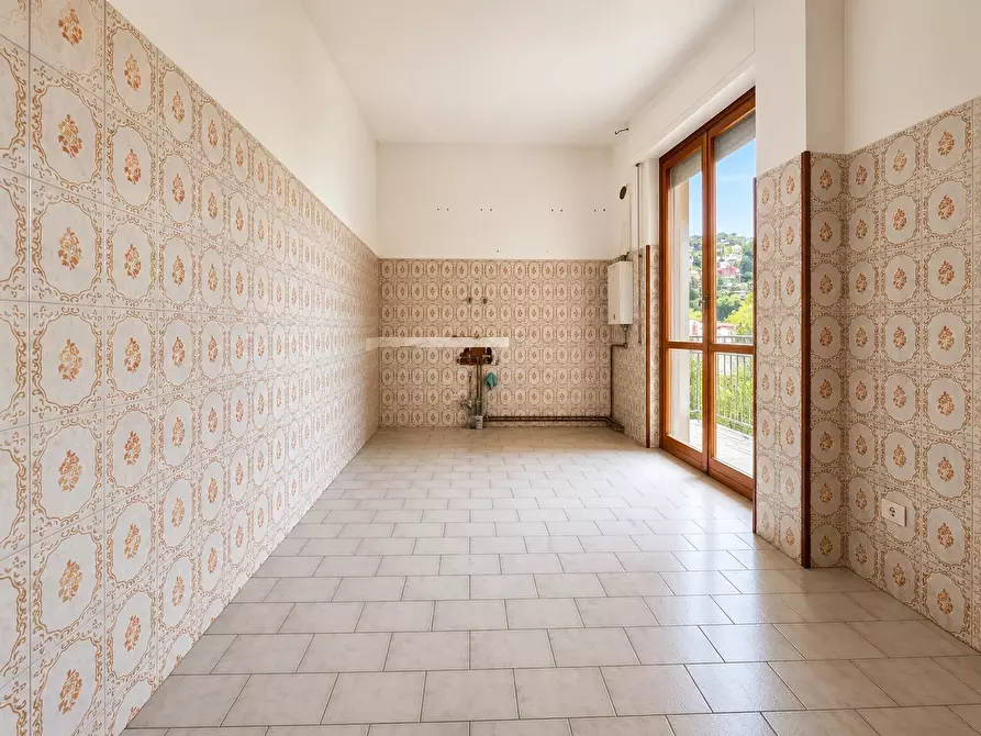 Immagine 3 di Casa trifamiliare in vendita  in Corso XXV aprile a Avegno