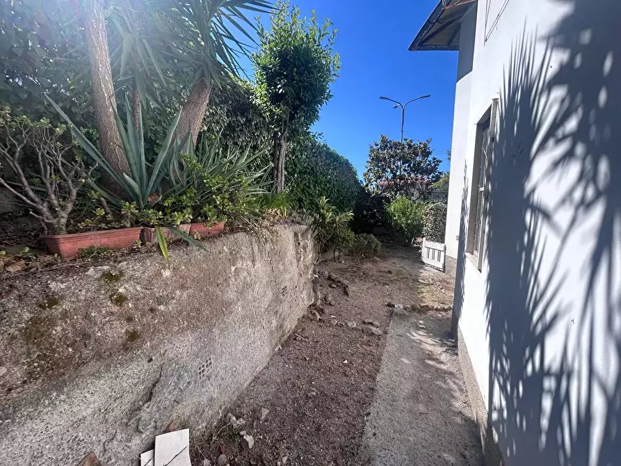 Immagine 16 di Casa trifamiliare in vendita  a Ventimiglia