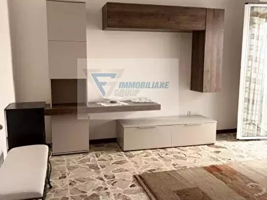 Immagine 1 di Casa trifamiliare in affitto  in Via Unione Sovietica a Siracusa