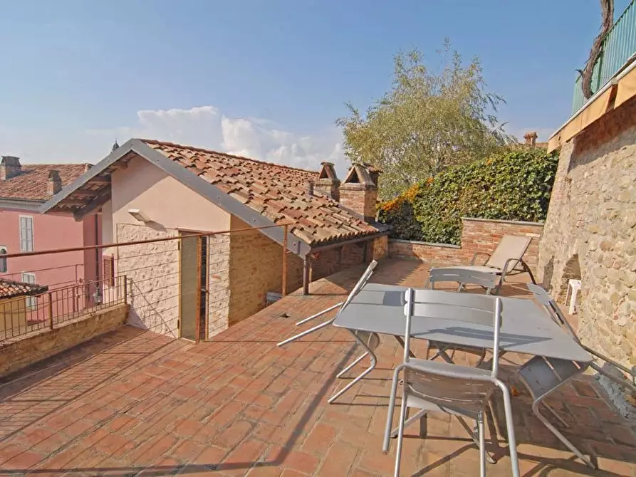 Immagine 10 di Casa trifamiliare in vendita  a Monforte D'alba