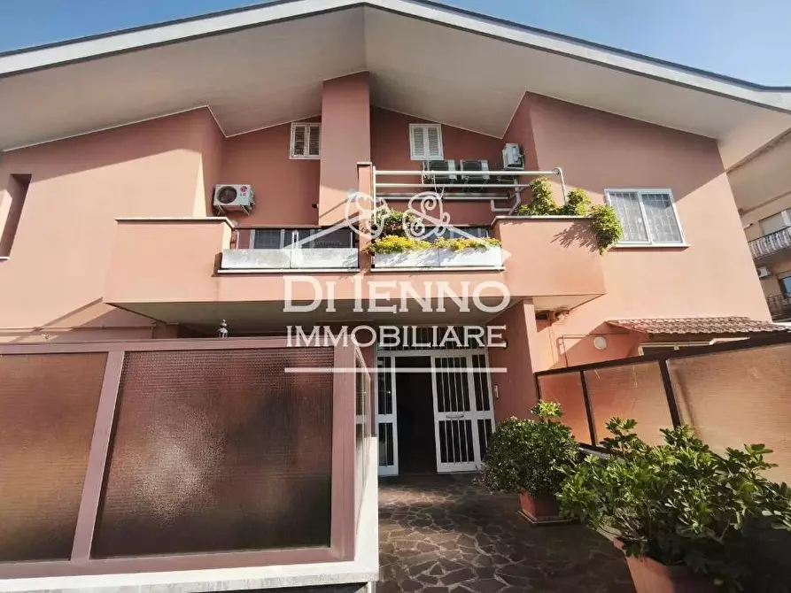 Immagine 1 di Casa trifamiliare in vendita  in Via della Palmarola a Roma