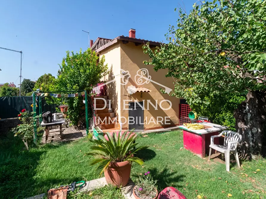 Immagine 15 di Casa trifamiliare in vendita  in Via Siziano a Roma