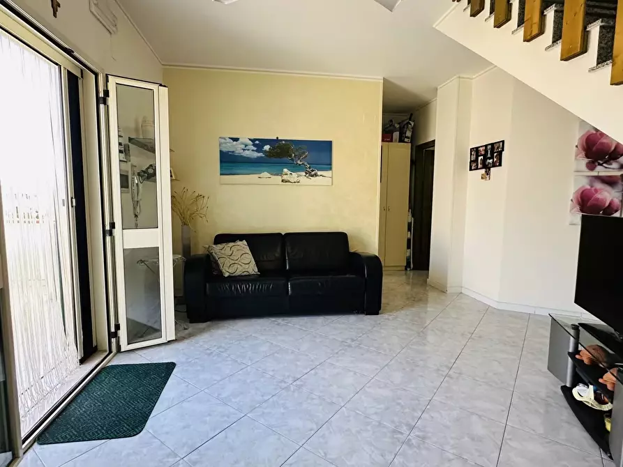 Immagine 2 di Casa trifamiliare in vendita  in Via Pantelleria, 13 a Villapiana