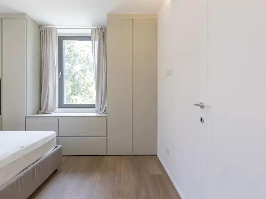 Immagine 12 di Casa trifamiliare in affitto  a Milano