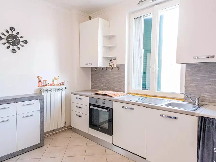 Immagine 6 di Casa trifamiliare in vendita  a Ventimiglia