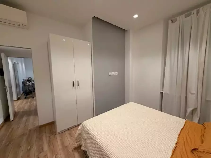 Immagine 17 di Casa trifamiliare in affitto  a Milano