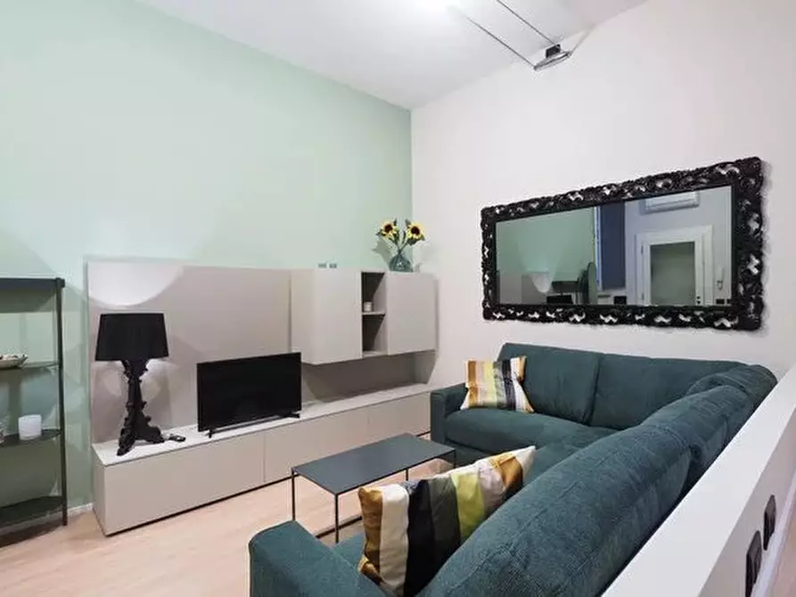 Immagine 3 di Casa trifamiliare in affitto  in VIA LUIGI CAGNOLA , 6. a Milano