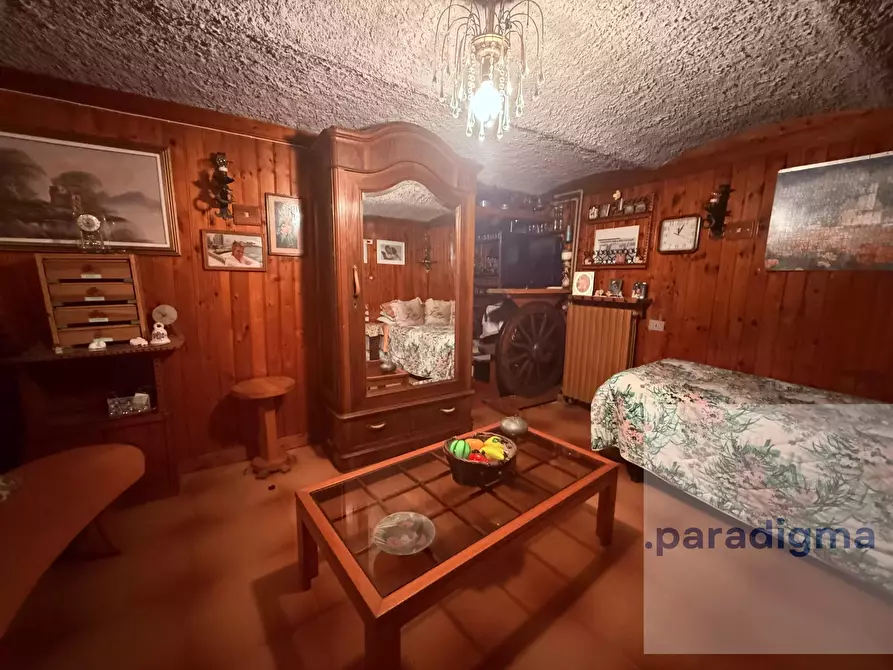 Immagine 19 di Casa trifamiliare in vendita  a Alluvioni Cambio'