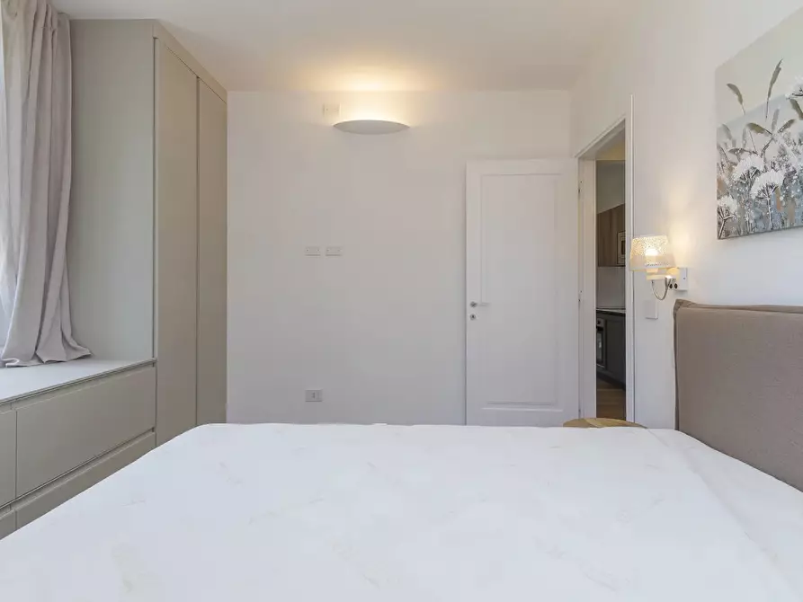 Immagine 17 di Casa trifamiliare in affitto  a Milano