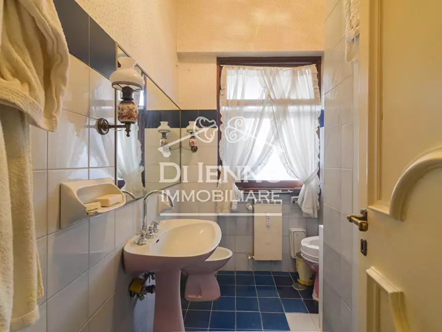 Immagine 10 di Casa trifamiliare in vendita  a Roma