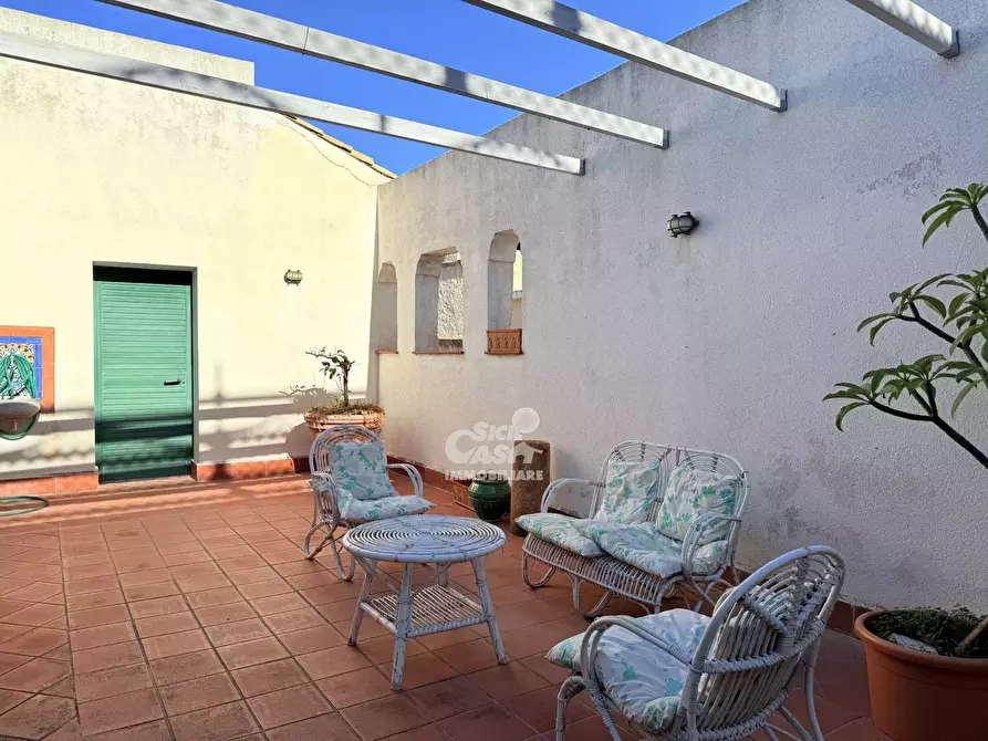 Immagine 2 di Casa trifamiliare in affitto  a Marsala