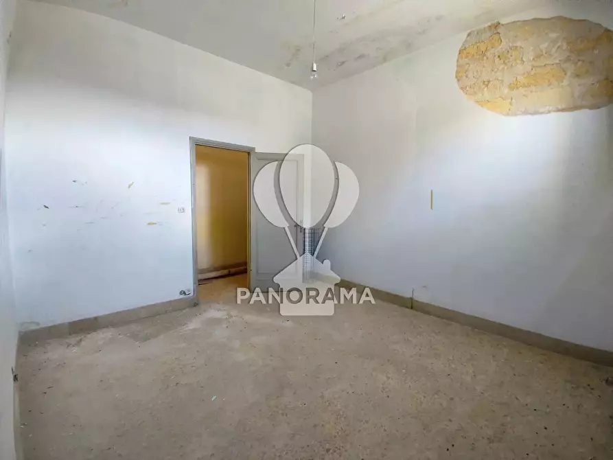 Immagine 13 di Casa trifamiliare in vendita  in Corso dei mille 68 a Alcamo