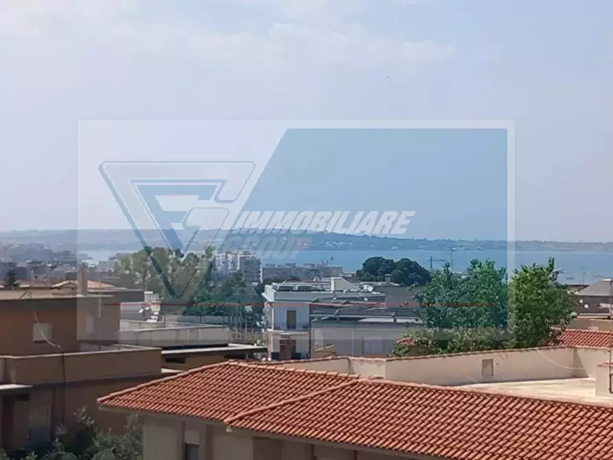Immagine 4 di Casa trifamiliare in vendita  in Via Necropoli Grotticelle a Siracusa