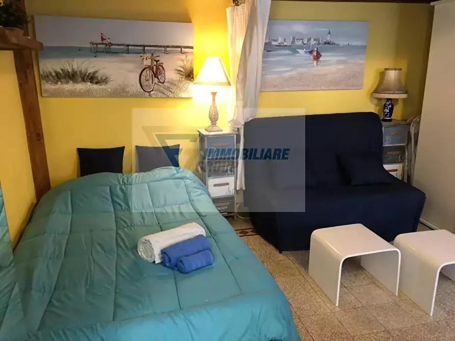 Immagine 10 di Casa trifamiliare in vendita  in Via Dei Cordari a Siracusa