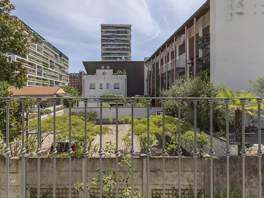 Immagine 22 di Casa trifamiliare in affitto  a Milano