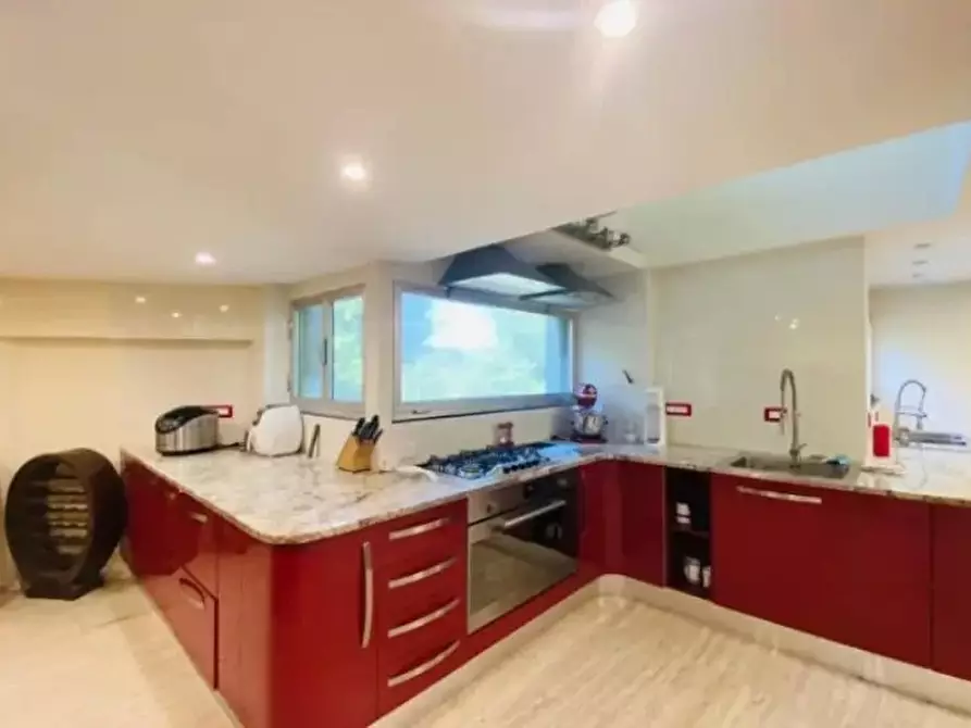 Immagine 1 di Casa trifamiliare in affitto  a Roma