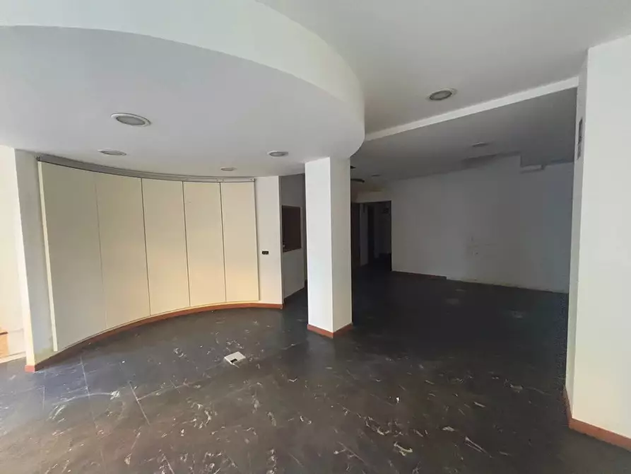 Immagine 26 di Castello in affitto  in Via Umberto Fogagnolo a Sesto San Giovanni