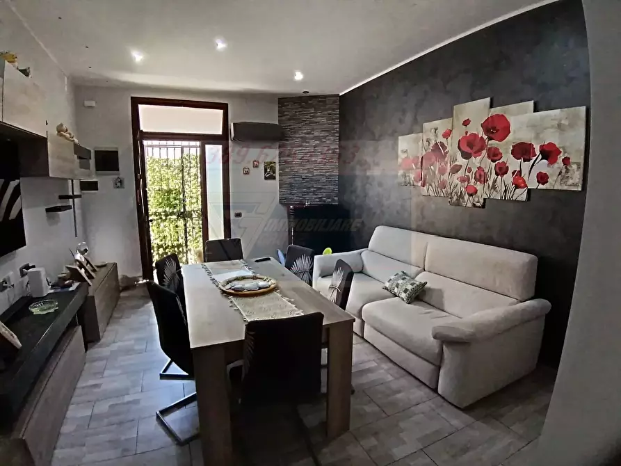 Immagine 2 di Casa trifamiliare in vendita  in Via Carso a Siracusa