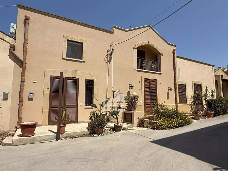 Immagine 21 di Casa trifamiliare in affitto  a Marsala
