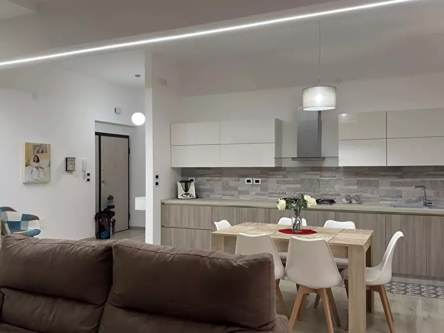 Immagine 2 di Casa trifamiliare in vendita  in Via XXIV Maggio, 74e a Cosenza