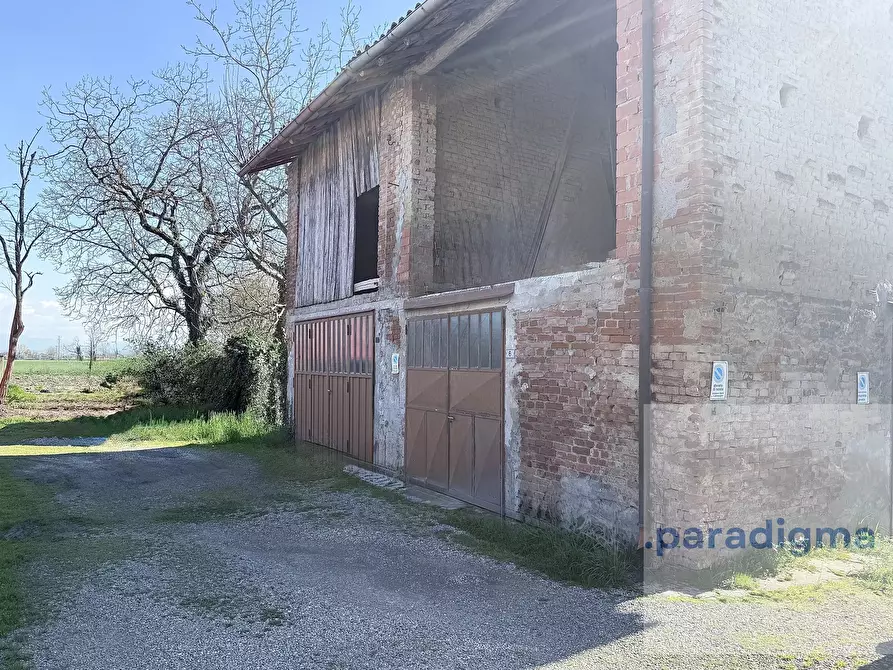 Immagine 4 di Casa trifamiliare in vendita  in Via Valenza a Alluvioni Cambio'