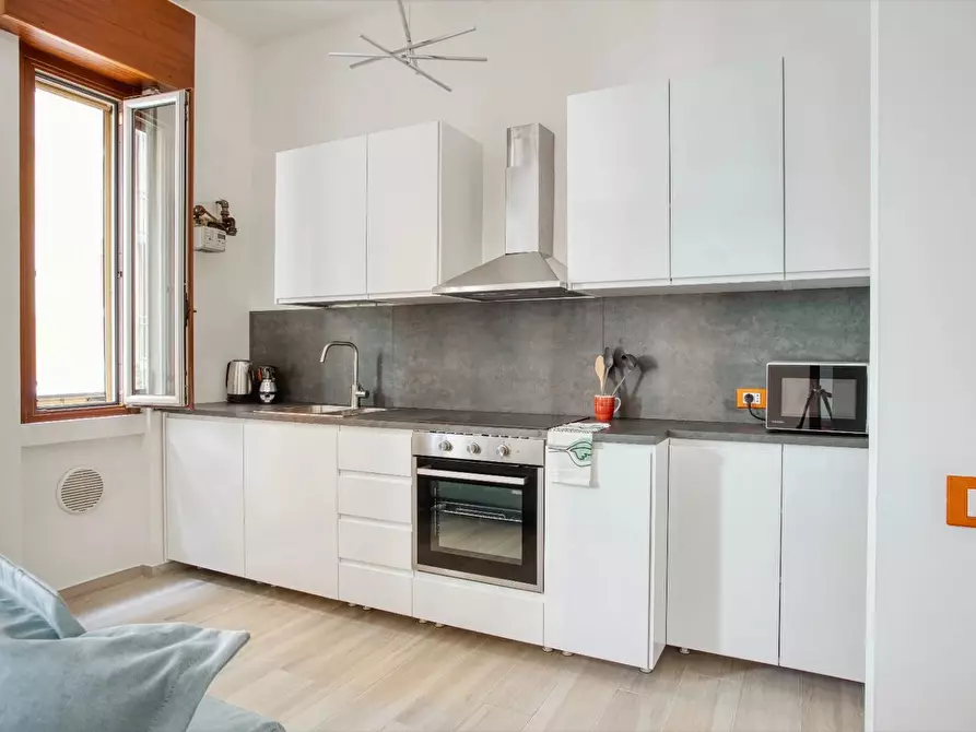 Immagine 3 di Casa trifamiliare in affitto  in ALZAIA NAVIGLIO PAVESE, 10. a Milano