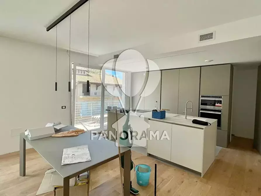 Immagine 3 di Casa trifamiliare in vendita  in via pertini a Alcamo