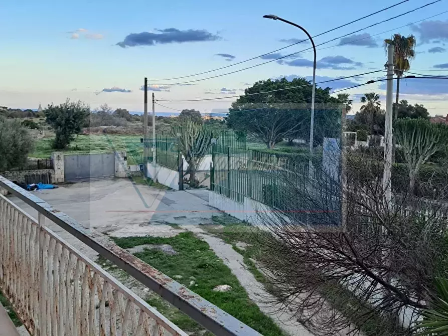 Immagine 7 di Casa trifamiliare in vendita  in Via Monviso a Siracusa