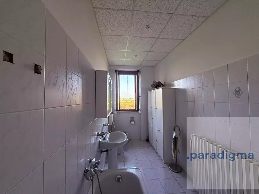 Immagine 15 di Casa trifamiliare in vendita  a Alluvioni Cambio'