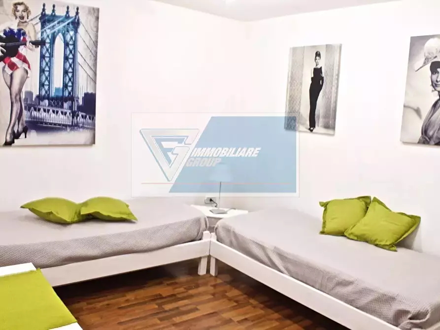 Immagine 4 di Casa trifamiliare in vendita  in Via Dione a Siracusa