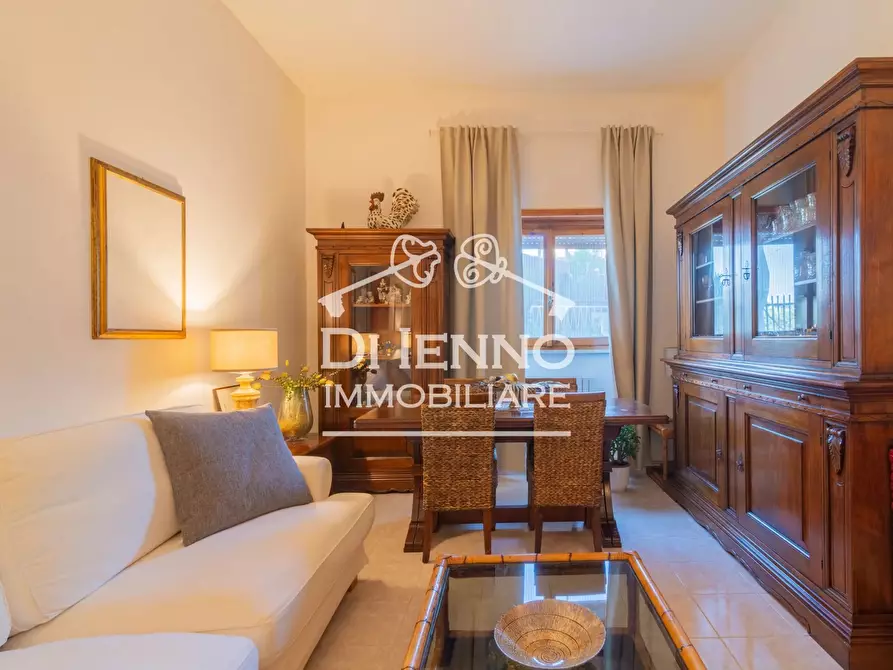 Immagine 3 di Casa trifamiliare in vendita  in Via Pedrengo a Roma