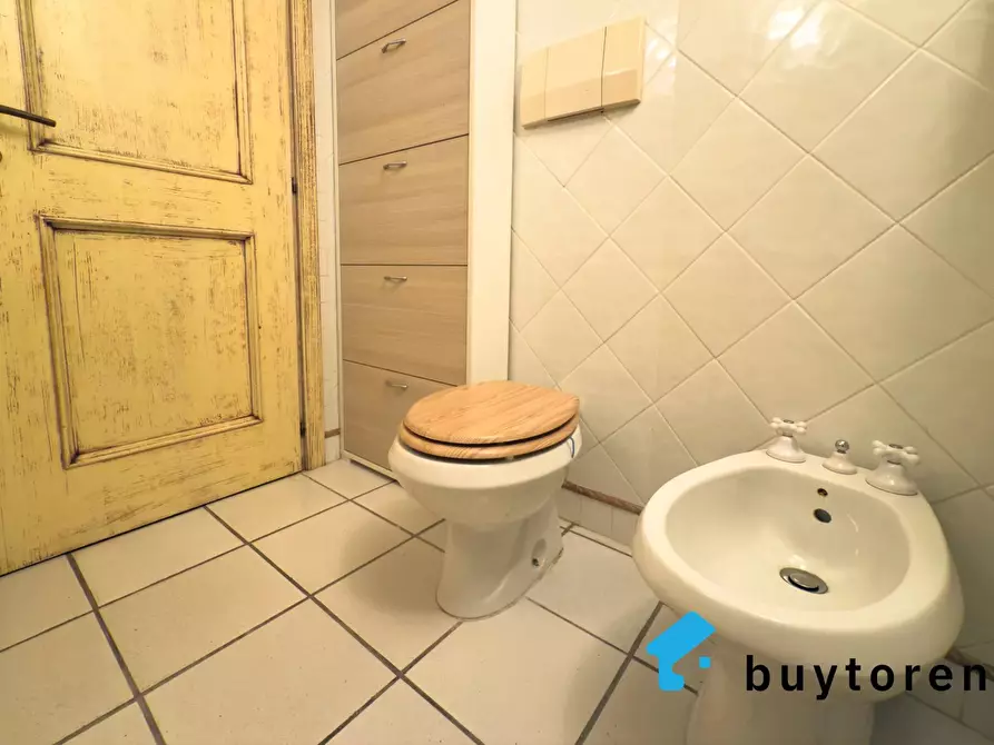 Immagine 13 di Casa trifamiliare in vendita  in Piazza Ginestre a Olbia