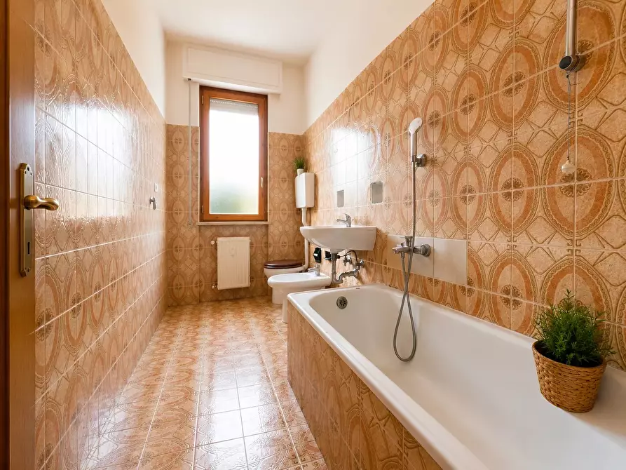 Immagine 8 di Casa trifamiliare in vendita  in Corso XXV aprile a Avegno