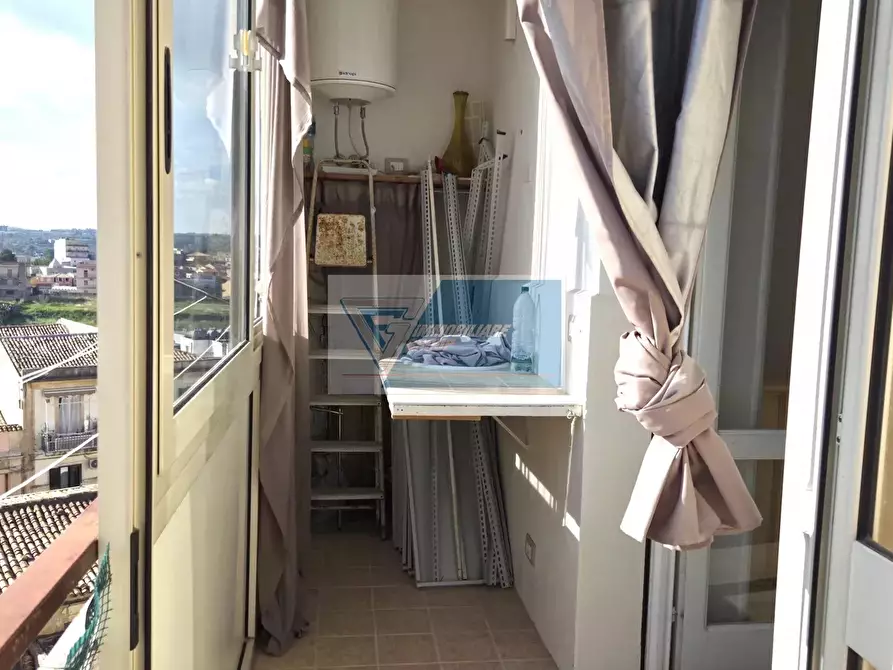 Immagine 14 di Casa trifamiliare in vendita  a Noto