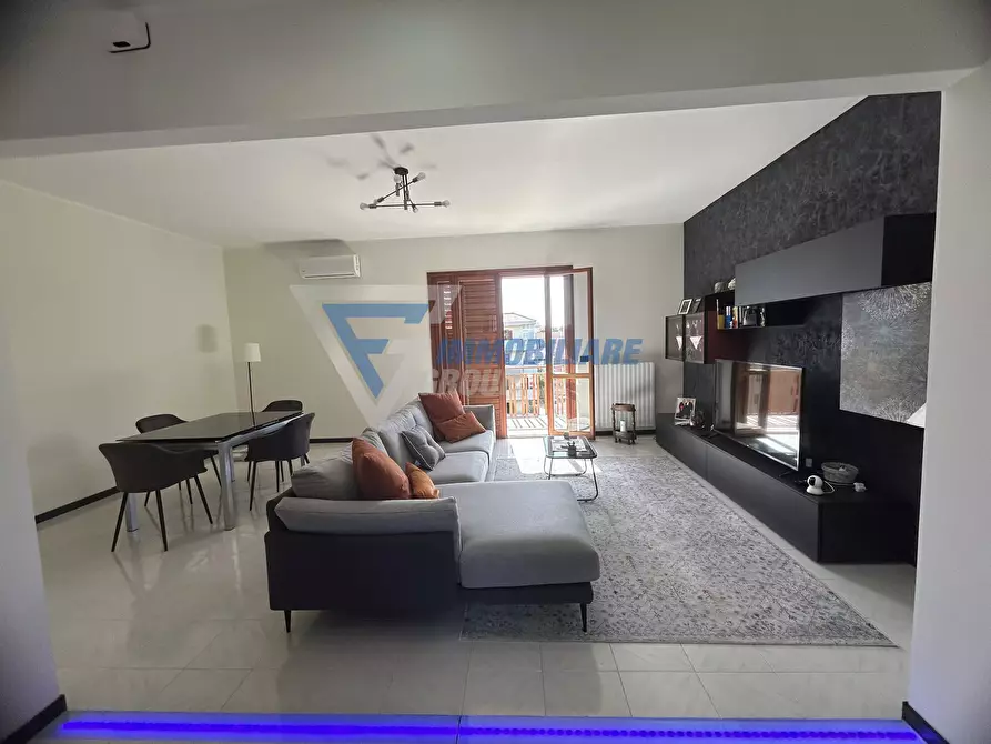 Immagine 1 di Casa trifamiliare in vendita  in Viale Scala Greca a Siracusa