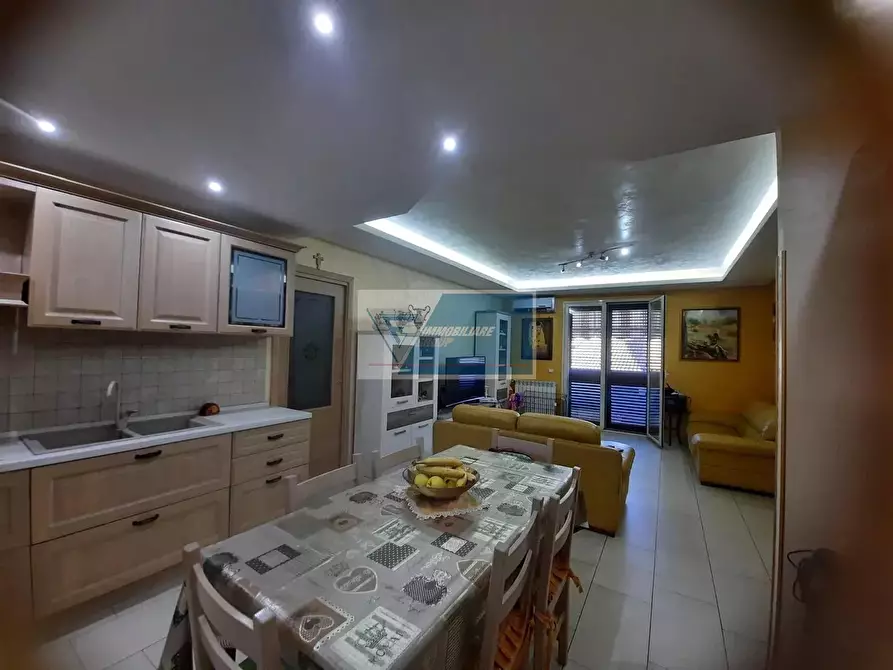 Immagine 4 di Casa trifamiliare in vendita  a Buccheri