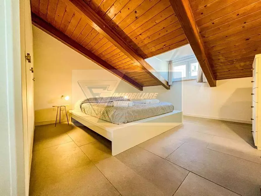 Immagine 11 di Villa in vendita  in Via Lentini, 53 a Siracusa