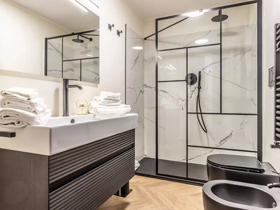 Immagine 9 di Casa trifamiliare in vendita  in Via Mario Angeloni, 107 a Perugia