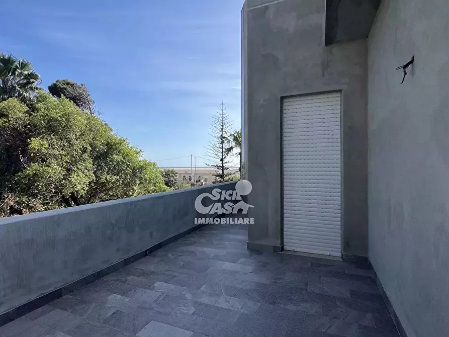 Immagine 2 di Casa trifamiliare in vendita  a Marsala