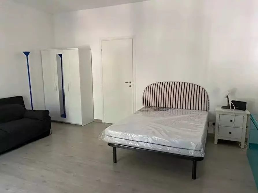 Immagine 10 di Casa trifamiliare in affitto  in Via Teodosio, 70 a Milano