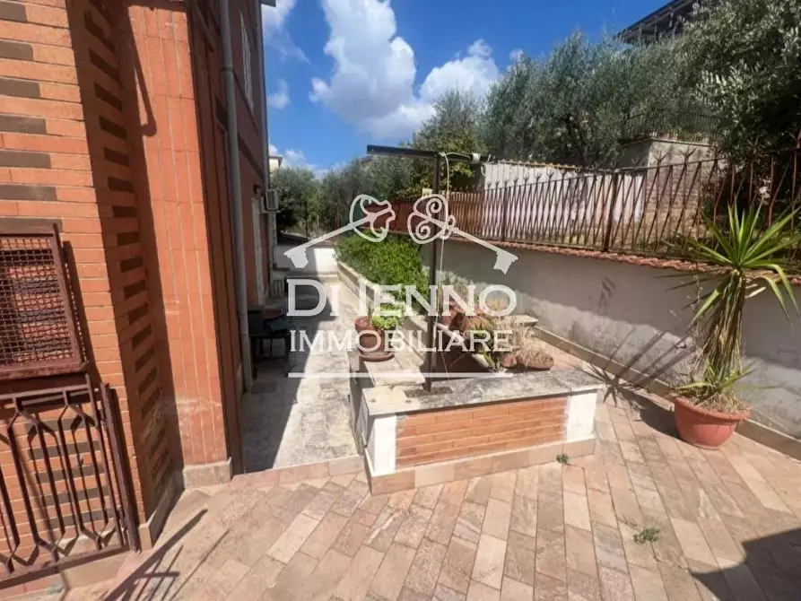 Immagine 16 di Casa trifamiliare in vendita  in Via Terranuova Bracciolini a Roma