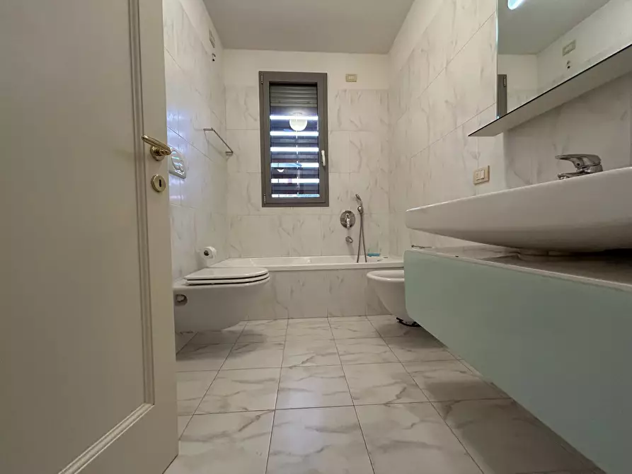 Immagine 22 di Casa trifamiliare in vendita  a Conegliano