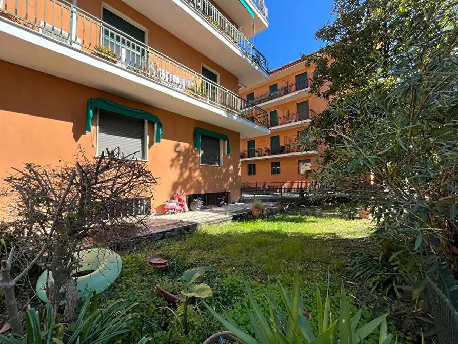 Immagine 1 di Casa trifamiliare in vendita  in Via Antica Romana Occidentale a Sestri Levante