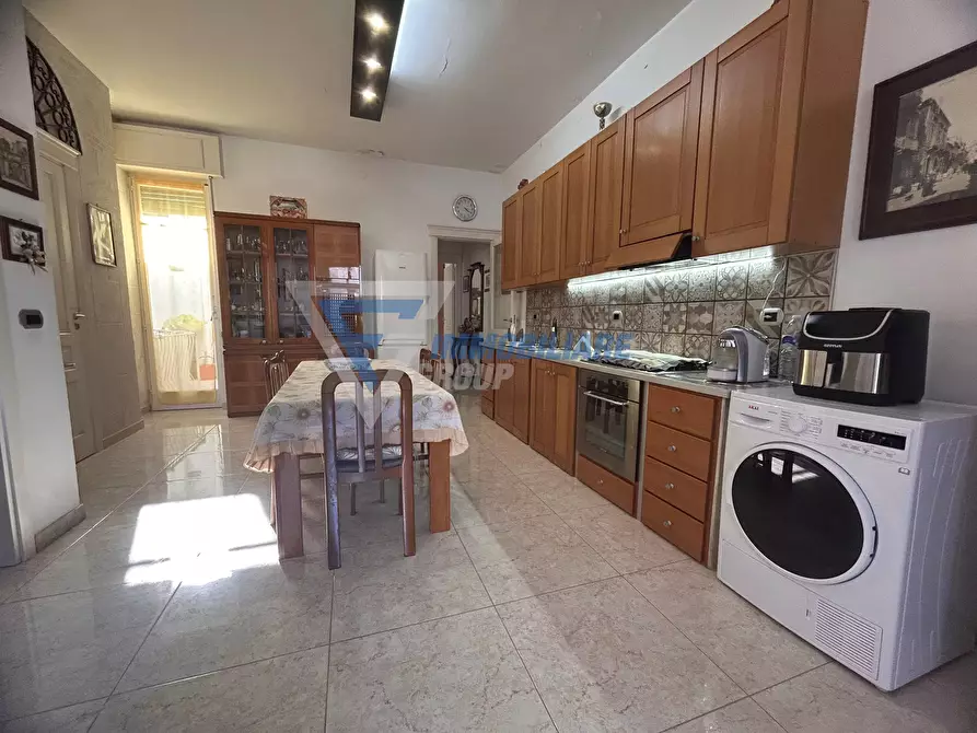 Immagine 2 di Casa trifamiliare in vendita  in Via Isonzo a Siracusa