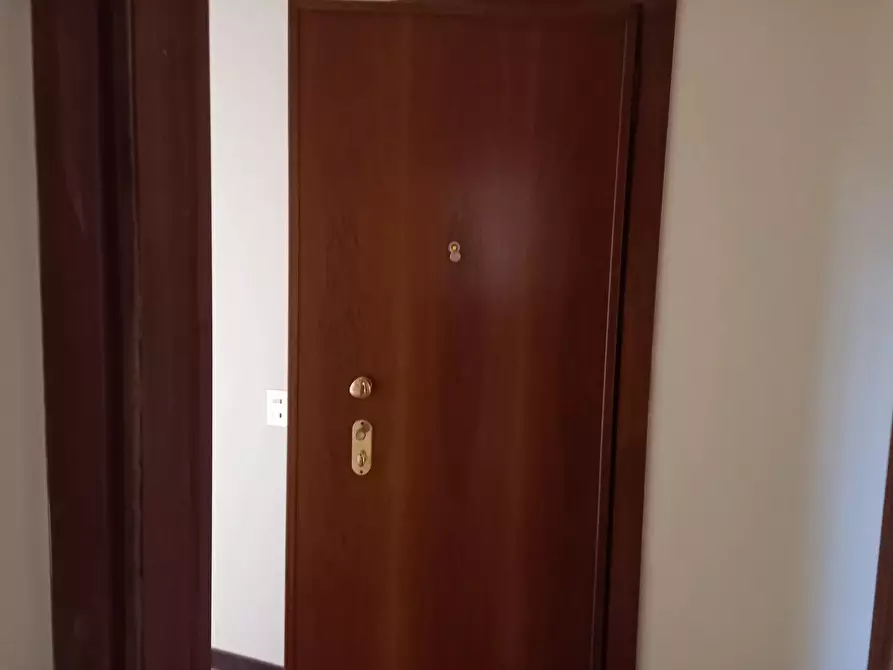 Immagine 41 di Casa trifamiliare in affitto  in Via Monferrato a Milano