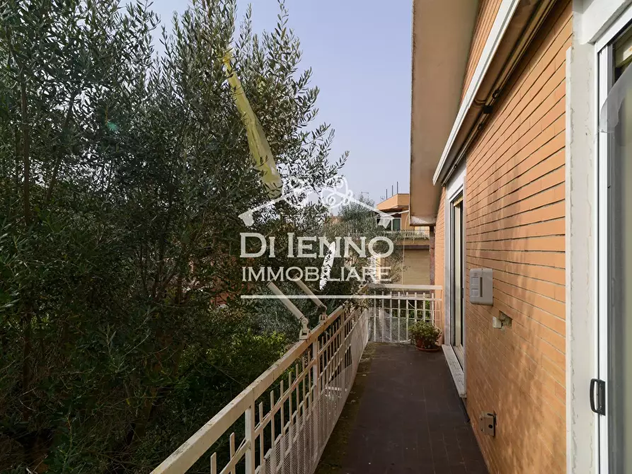Immagine 28 di Casa trifamiliare in vendita  in Via Riserva del Bagno, 10 a Roma