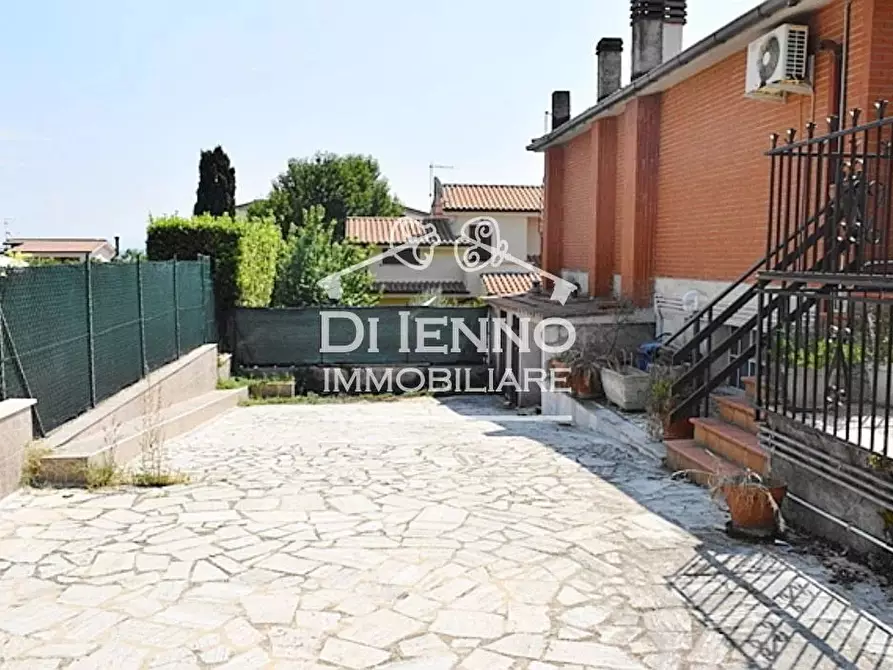 Immagine 14 di Casa trifamiliare in vendita  a Rignano Flaminio
